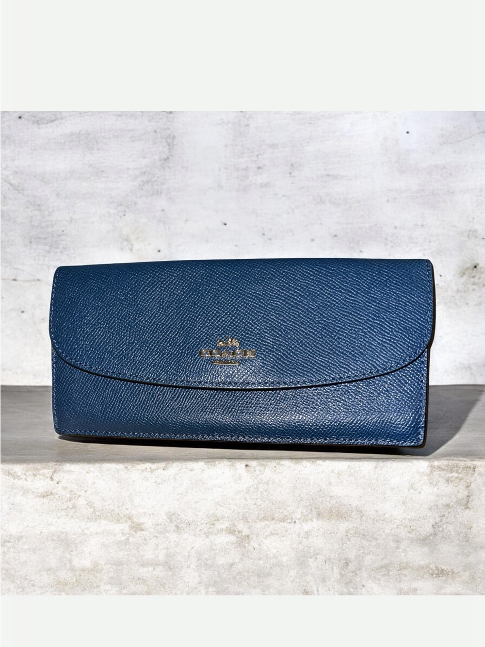 NWOT Coach Navy Textured Leather Continental Wallet with Gold Logo